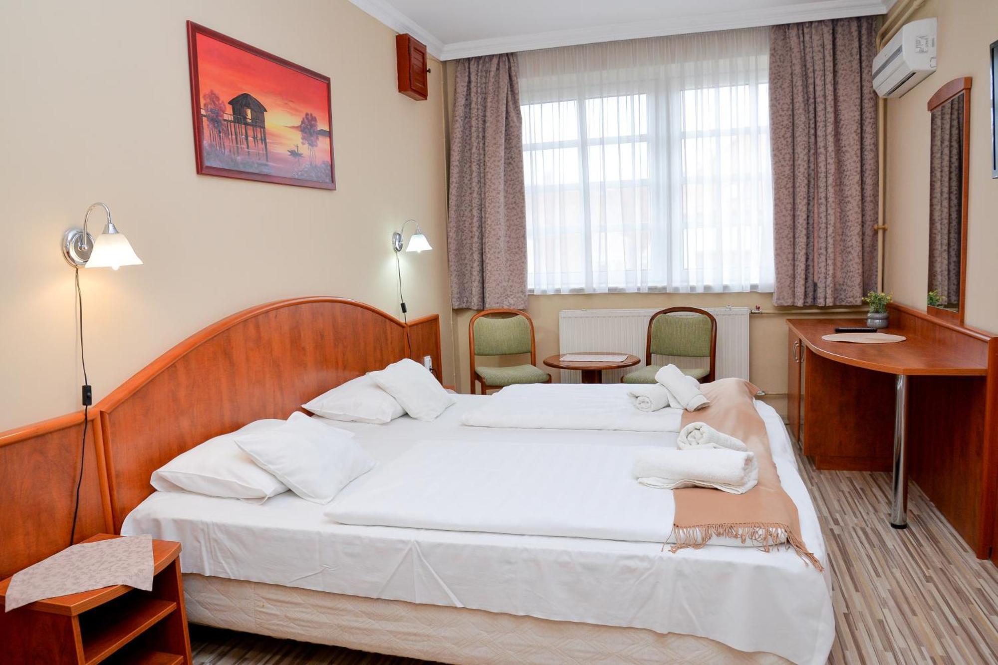 Major Panzió és Étterem Hajduszoboszlo Exterior foto