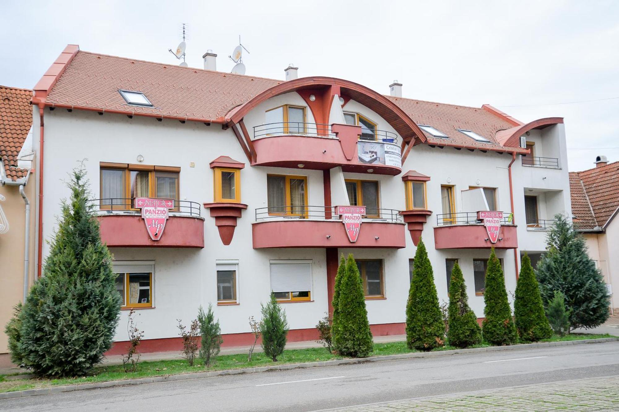Major Panzió és Étterem Hajduszoboszlo Exterior foto