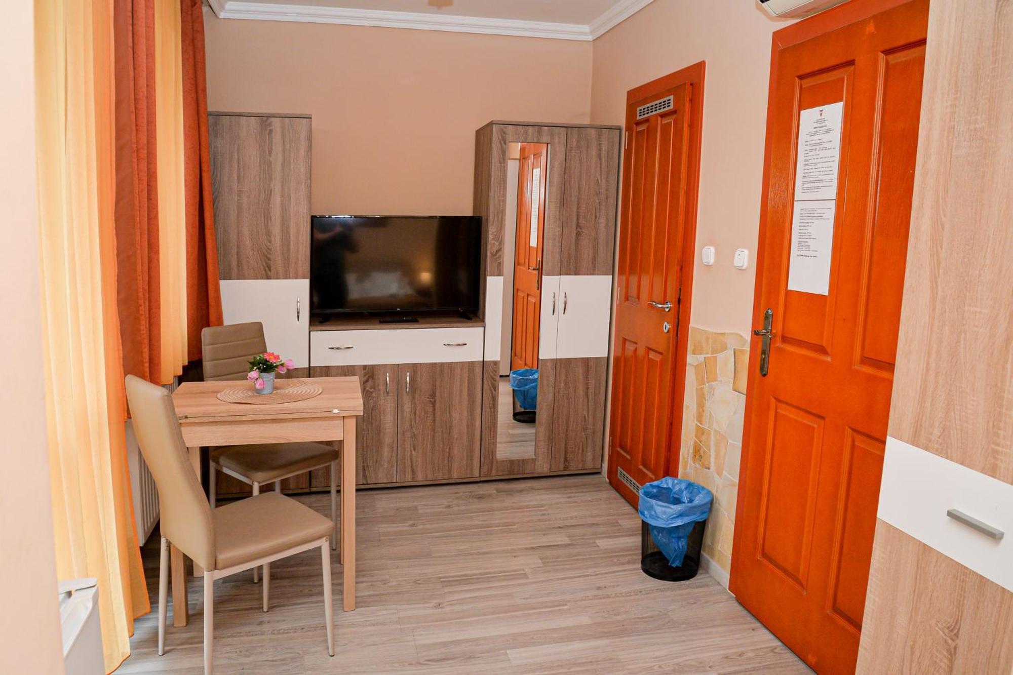 Major Panzió és Étterem Hajduszoboszlo Exterior foto