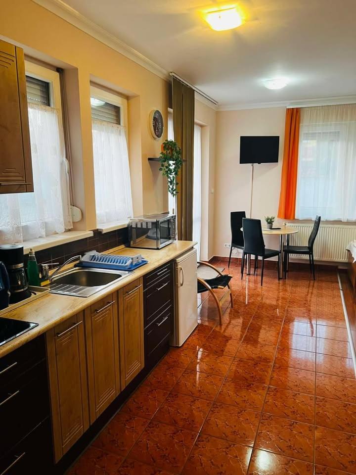 Major Panzió és Étterem Hajduszoboszlo Exterior foto